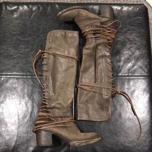 Freebird Coal Boots